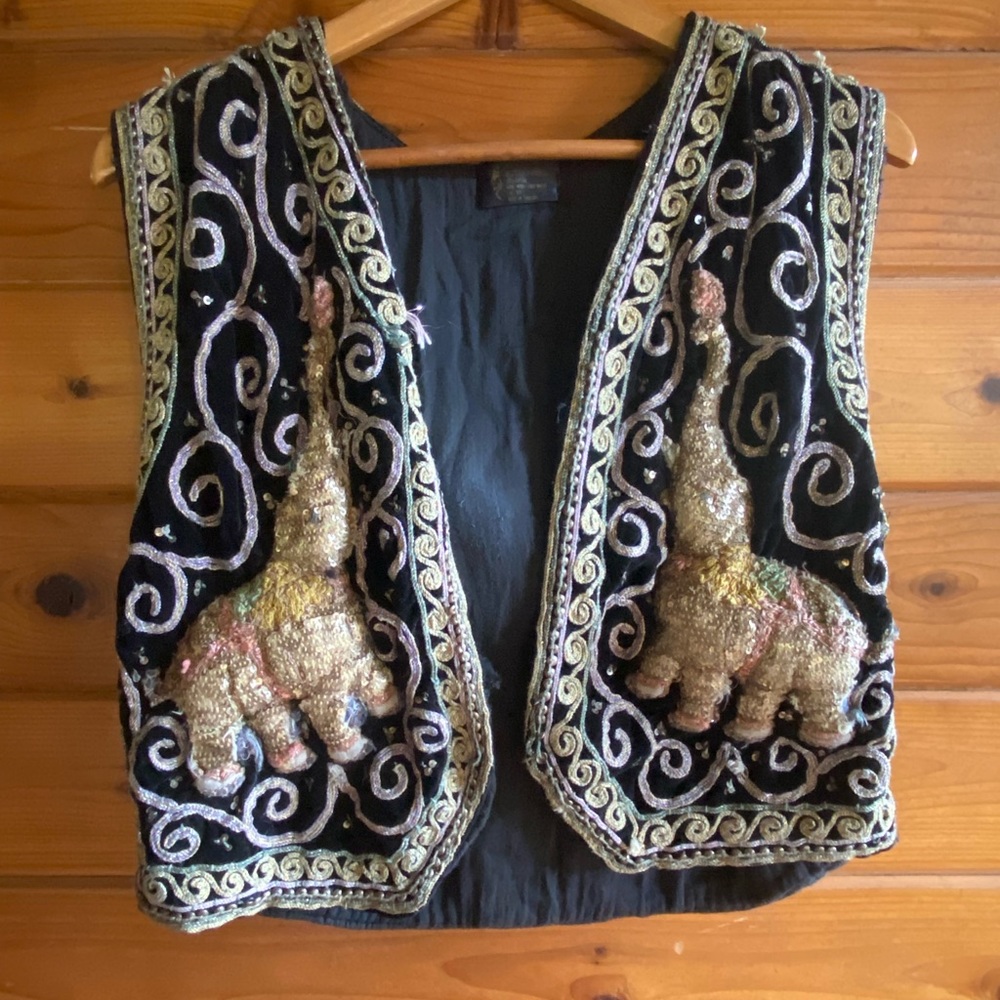 Vintage Elephant 🐘 Black Vest Made in Thailand Rico International Free Size